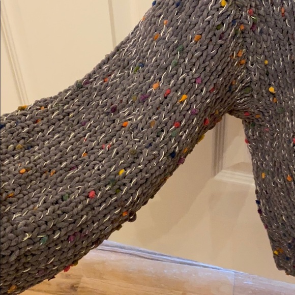 Sweater - Picture 5 of 6